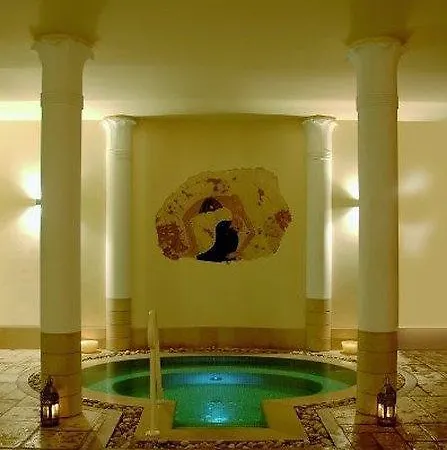 Victoria & Iside Hotel 4*