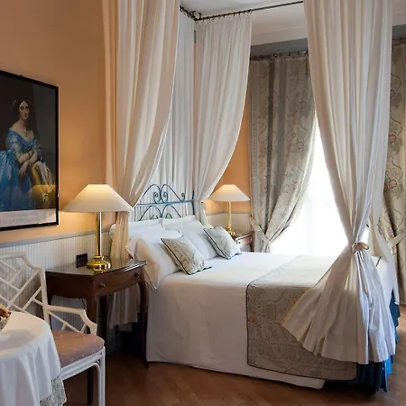 Victoria & Iside Turin