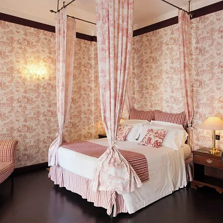 Victoria & Iside Hotel 4*