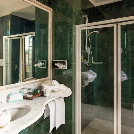 Victoria & Iside Hotel 4*