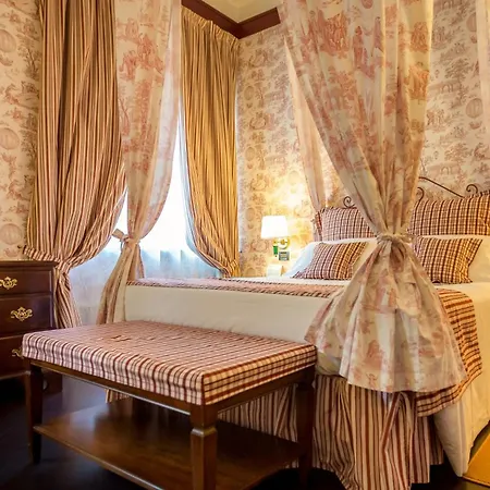 Victoria & Iside فندق 4*