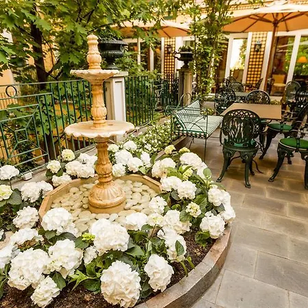 Victoria & Iside ホテル