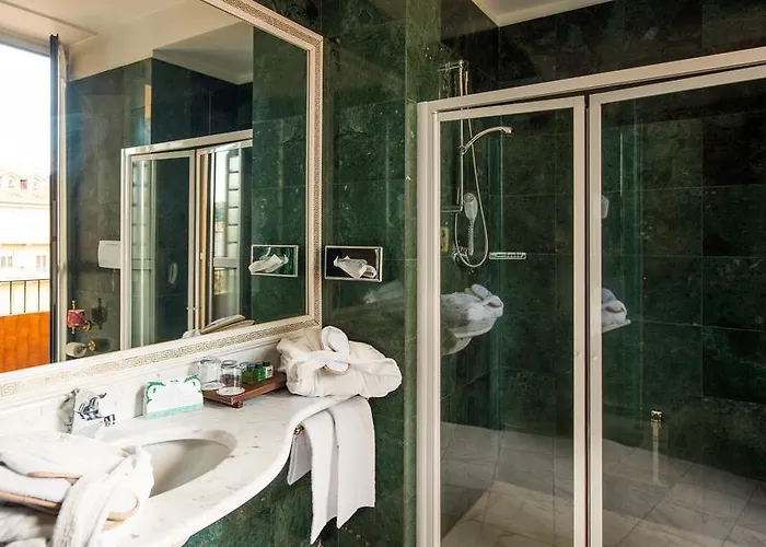 מלון Victoria & Iside 4*