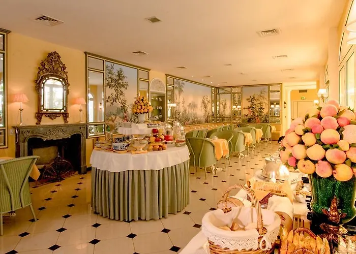 מלון Victoria & Iside 4*