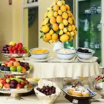 Hotell Victoria & Iside 4*