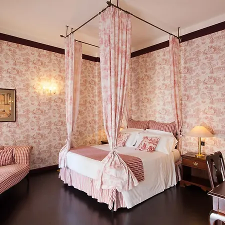 Szálloda Victoria & Iside 4*