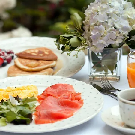 Victoria & Iside Hotel 4*